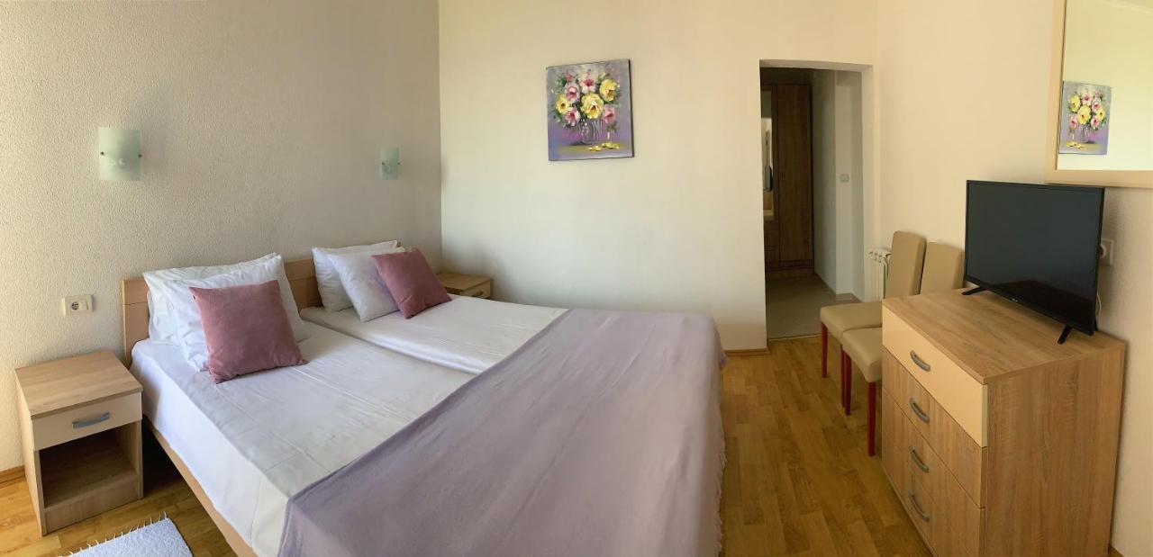 Apartments Hollaj Ulcinj Exterior photo