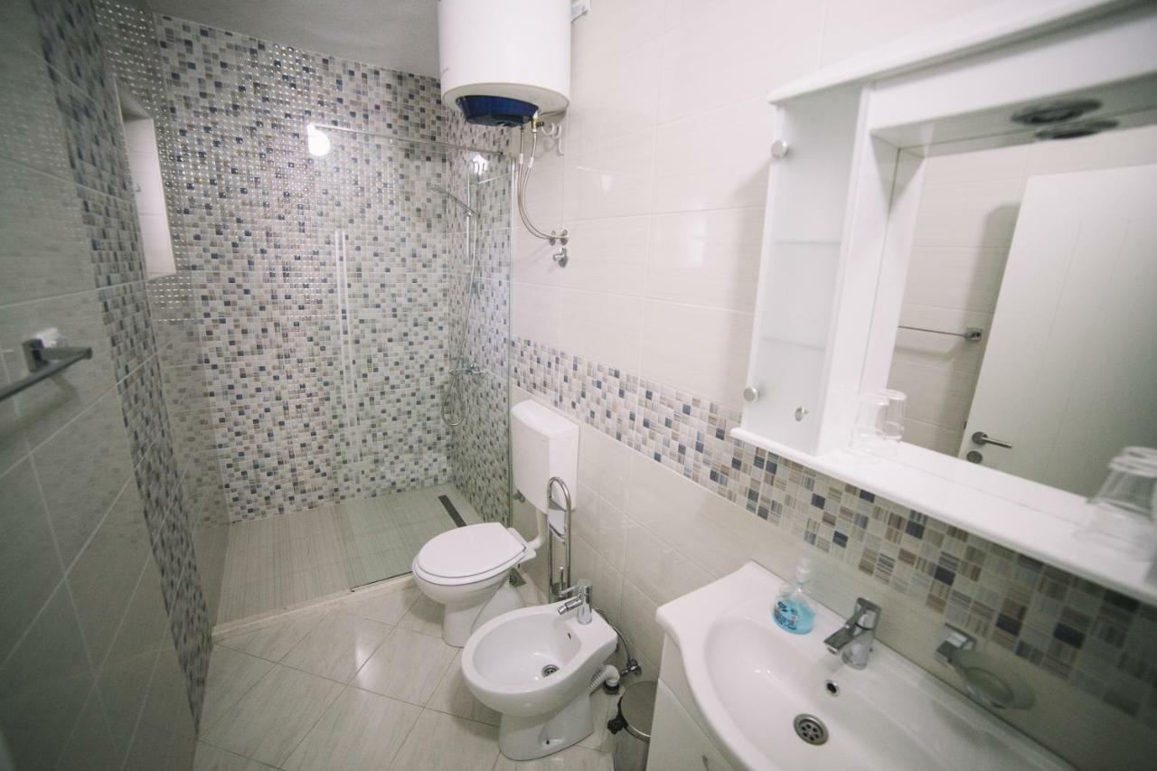 Apartments Hollaj Ulcinj Exterior photo